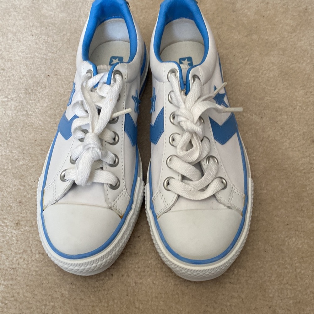 NWOT Converse Leather White/Sky Blue Platform Sneakers